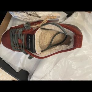 NIB Blackstone shearling lined sneakers - size 38